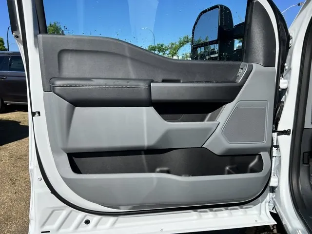 Ford Super Duty F-350 2026 photo 5