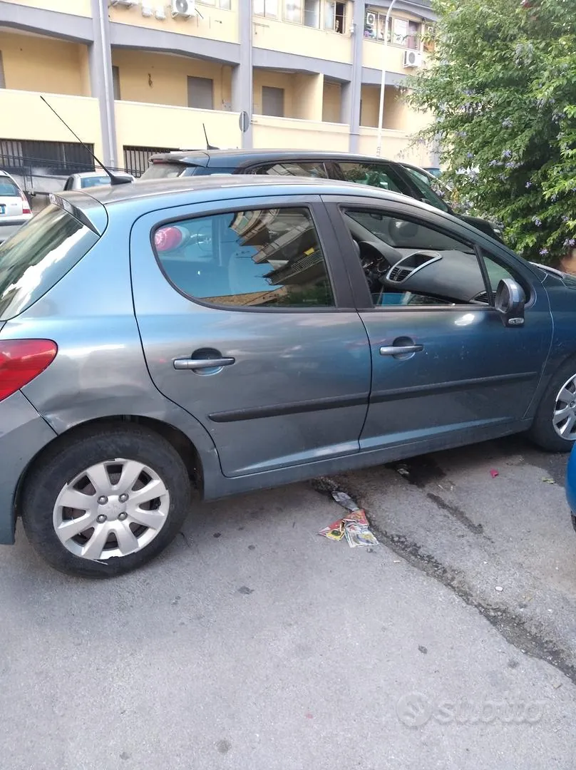 Peugeot 207 2006 photo 5