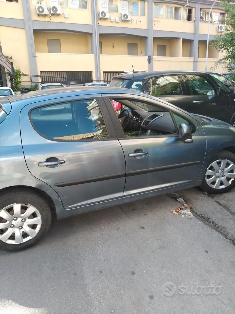 Peugeot 207 2006 photo 2