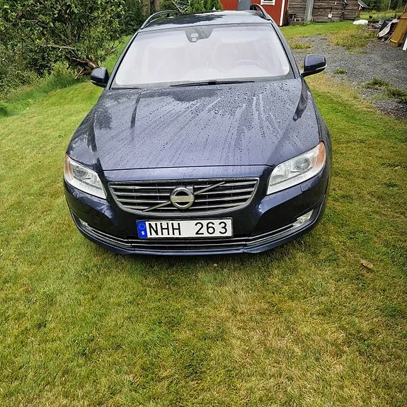 Volvo V70 2013 photo 2