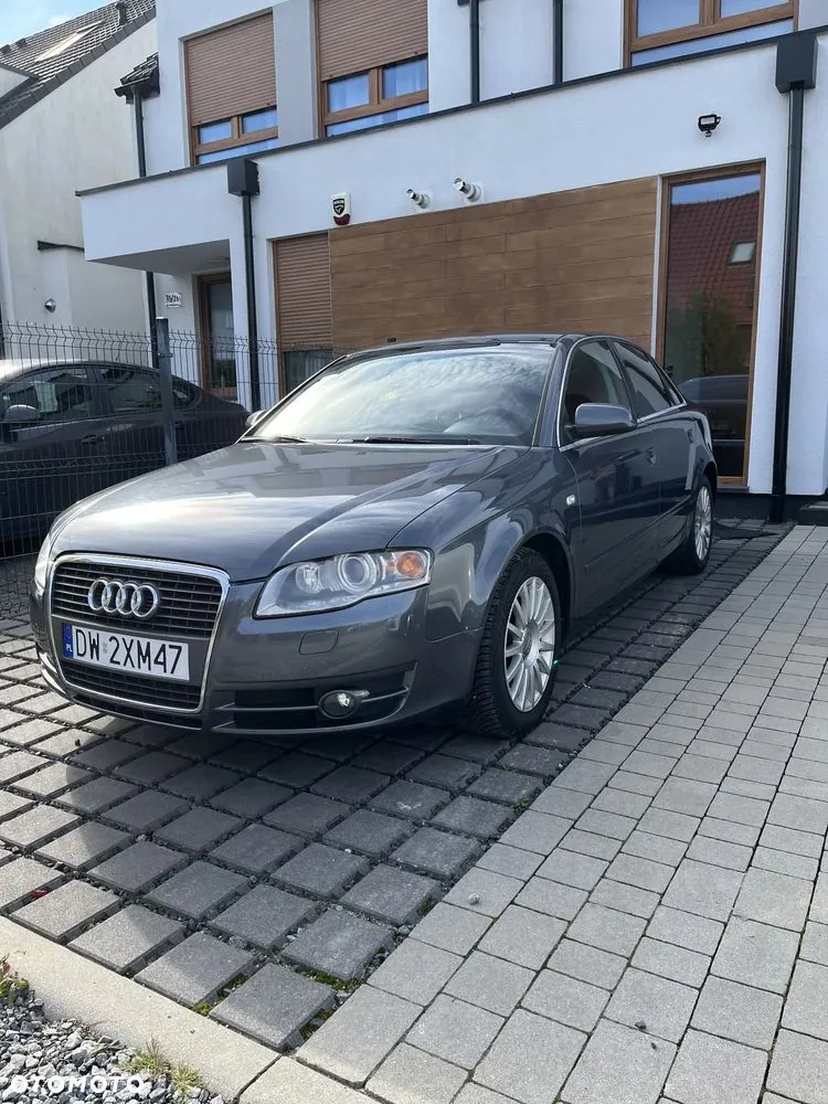 Audi A4 Limousine