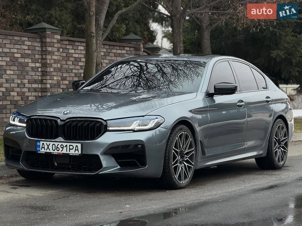 BMW 5 Series 2017 photo 2