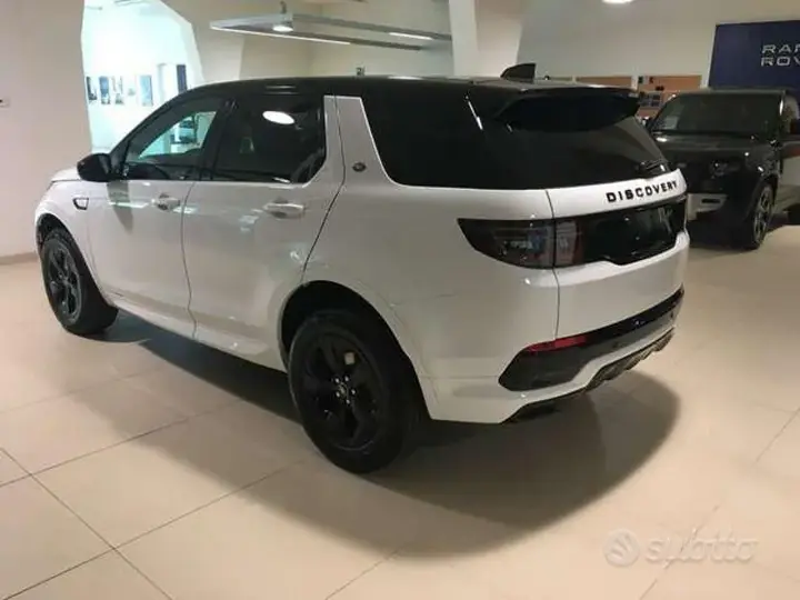 Land Rover Discovery Sport 2026 photo 5