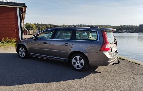 Volvo V70 2010 photo 5
