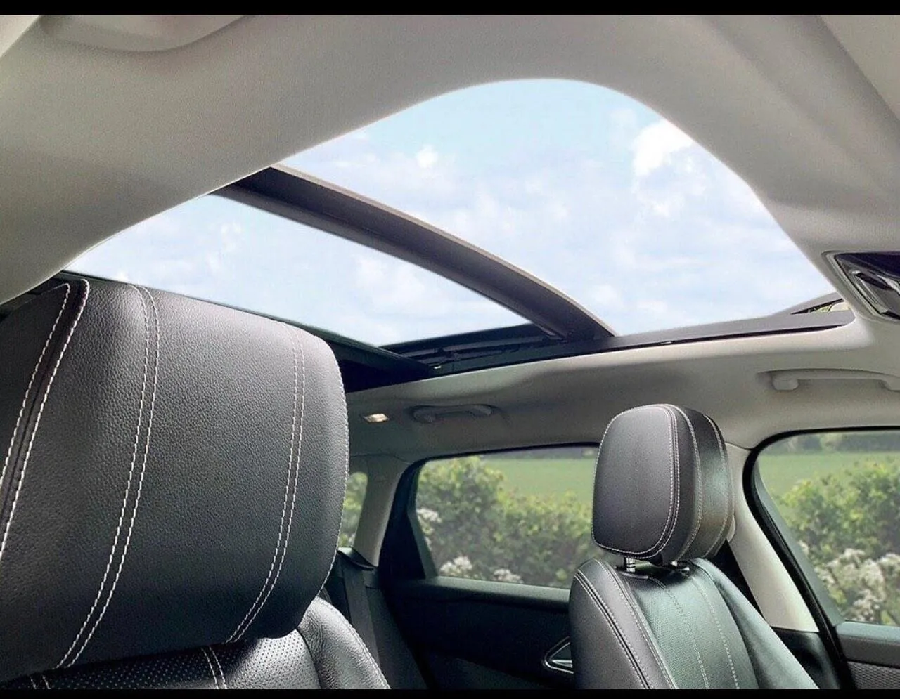 Land Rover Range Rover Velar 2018 photo 4