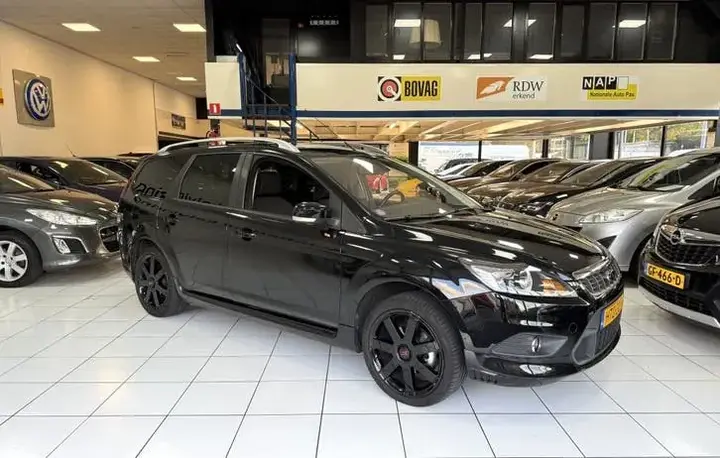 Ford Focus 2010 photo 3