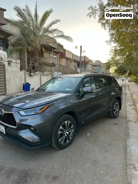 Toyota Highlander 2022 photo 2