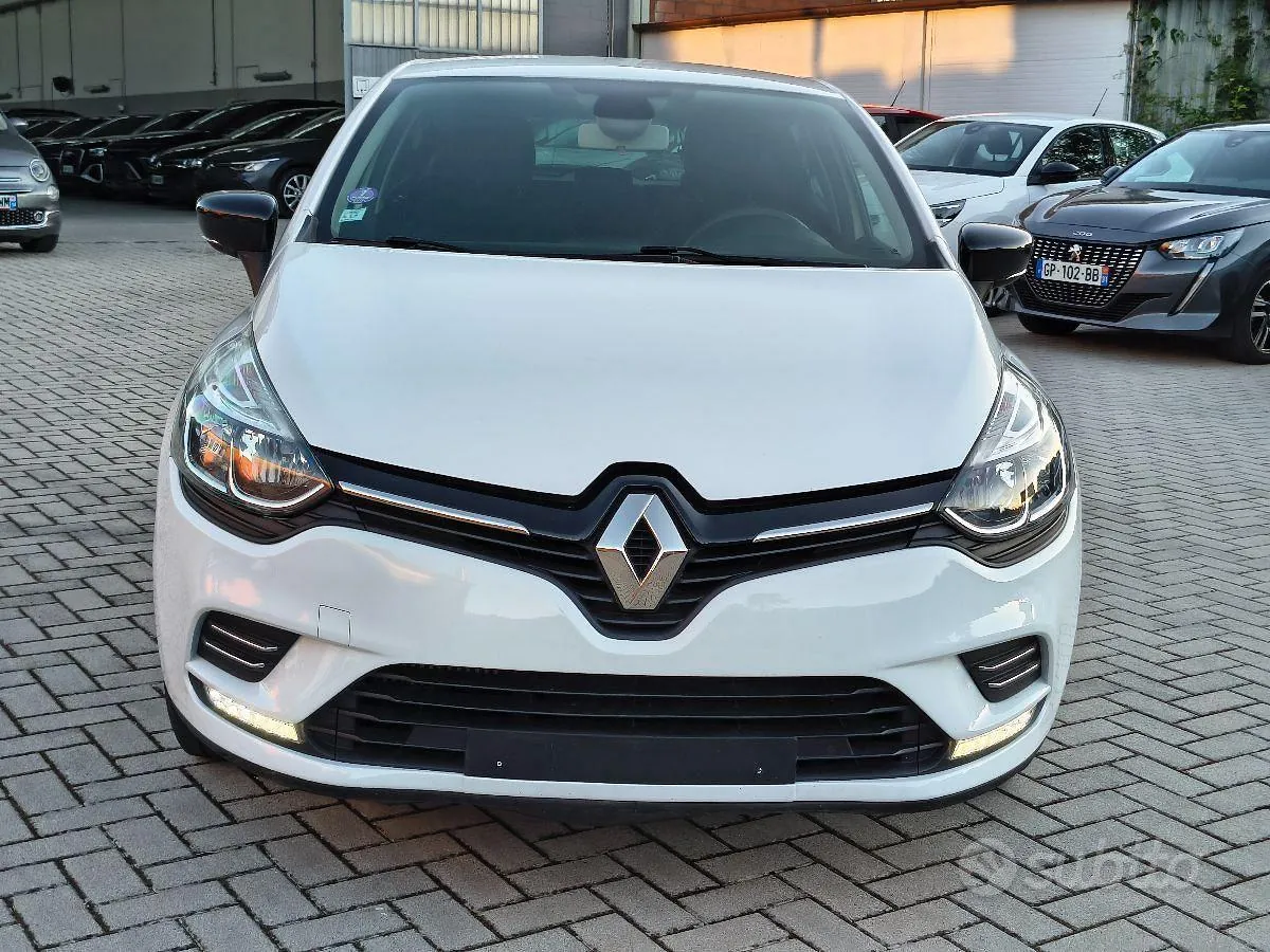 Renault Clio 2018 photo 2
