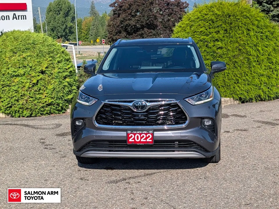 Toyota Highlander 2022 photo 2
