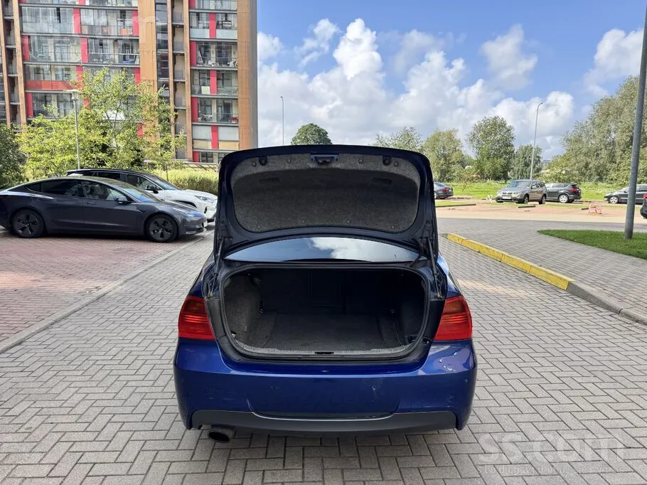 BMW 320 2008 photo 5
