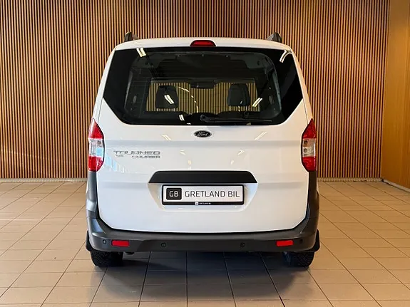 Ford Transit Courier 2022 photo 5