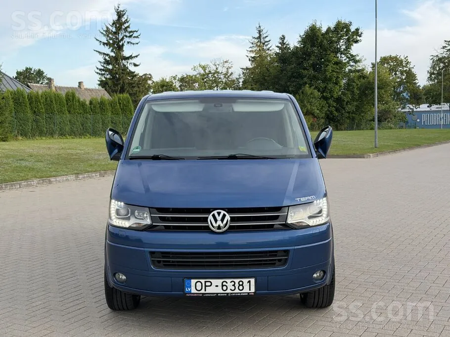 Volkswagen Multivan 2011 photo 2