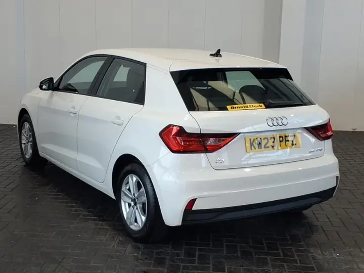 Audi A1 2023 photo 2