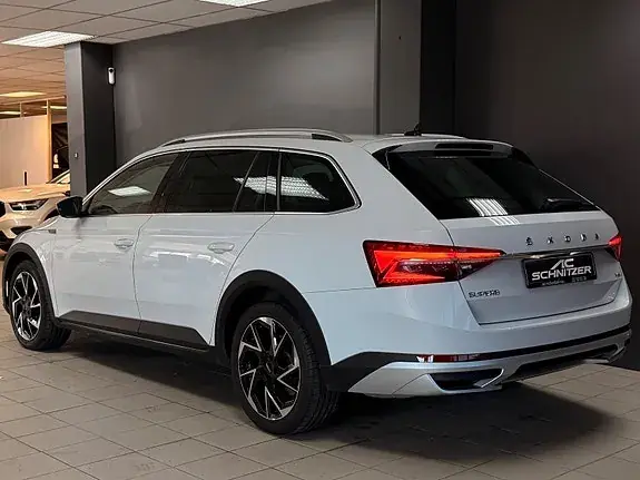 Skoda Superb 2023 photo 4