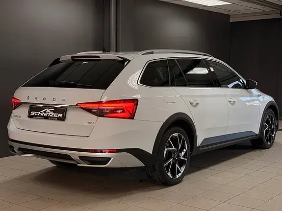 Skoda Superb 2023 photo 2