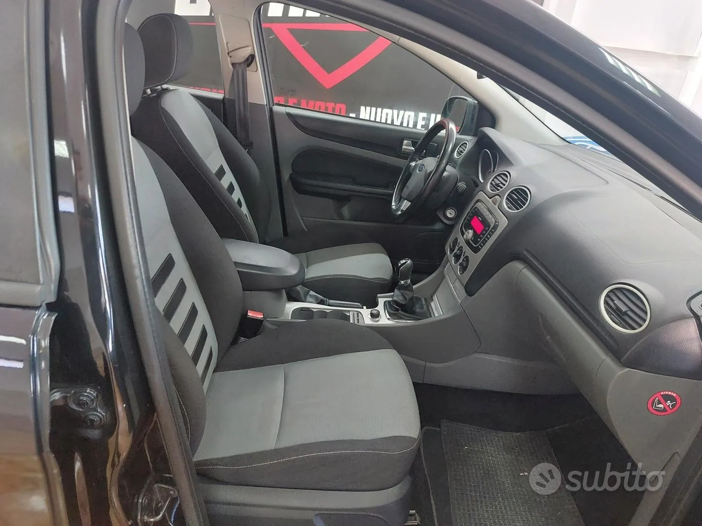Ford Focus 2009 photo 3