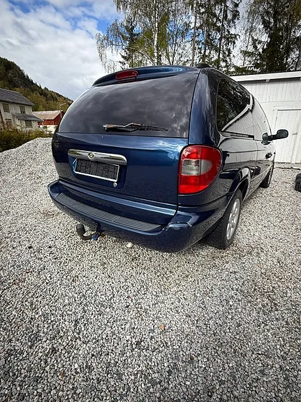 Chrysler Voyager 2005 photo 2
