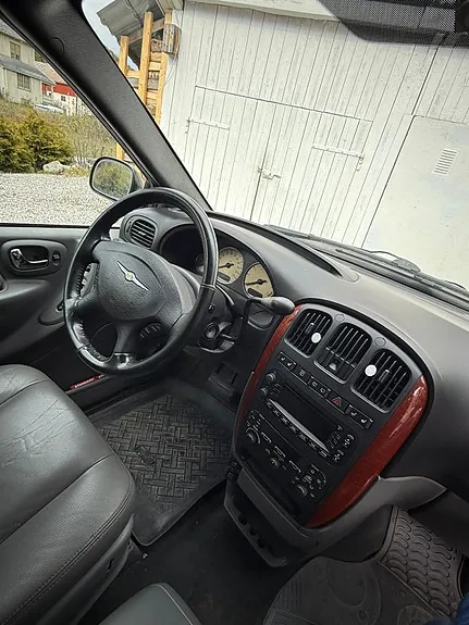 Chrysler Voyager 2005 photo 3