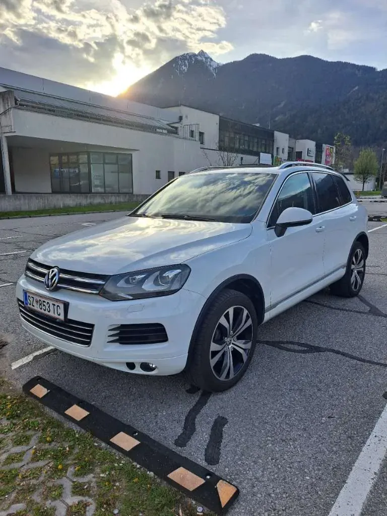 Volkswagen Touareg 2013 photo 2