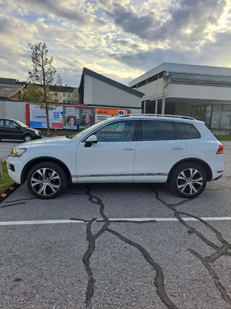 Volkswagen Touareg 2013 photo 3