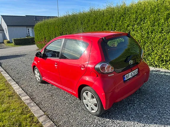 Toyota Aygo 2010 photo 3