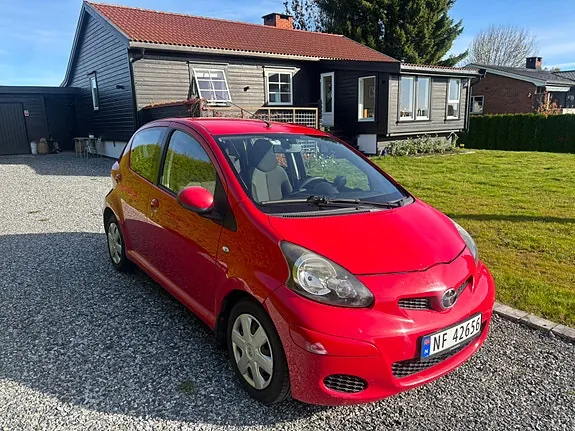 Toyota Aygo 2010 photo 2