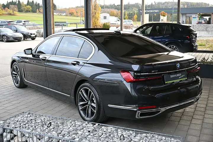 BMW 7 Series 2021 photo 3