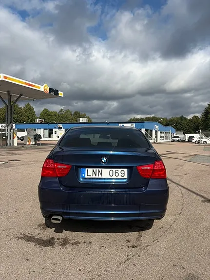 BMW 320D 2011 photo 4