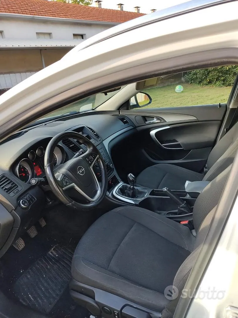 Opel Insignia 2010 photo 2