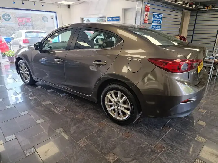 Mazda Mazda3 2015 photo 4