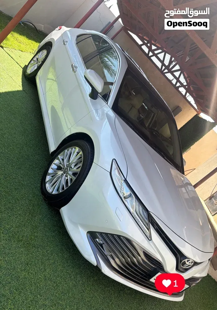 Toyota Camry 2020 photo 2