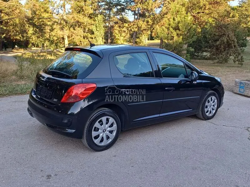 Peugeot 207 2008 photo 3