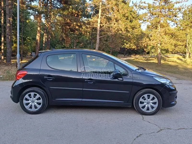 Peugeot 207 2008 photo 2