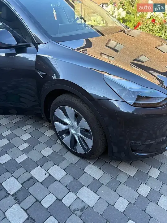 Tesla Model Y 2024 photo 3