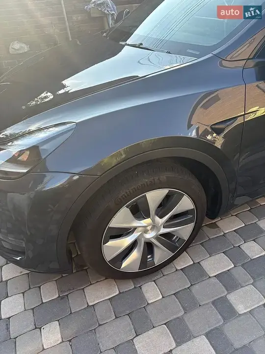 Tesla Model Y 2024 photo 4