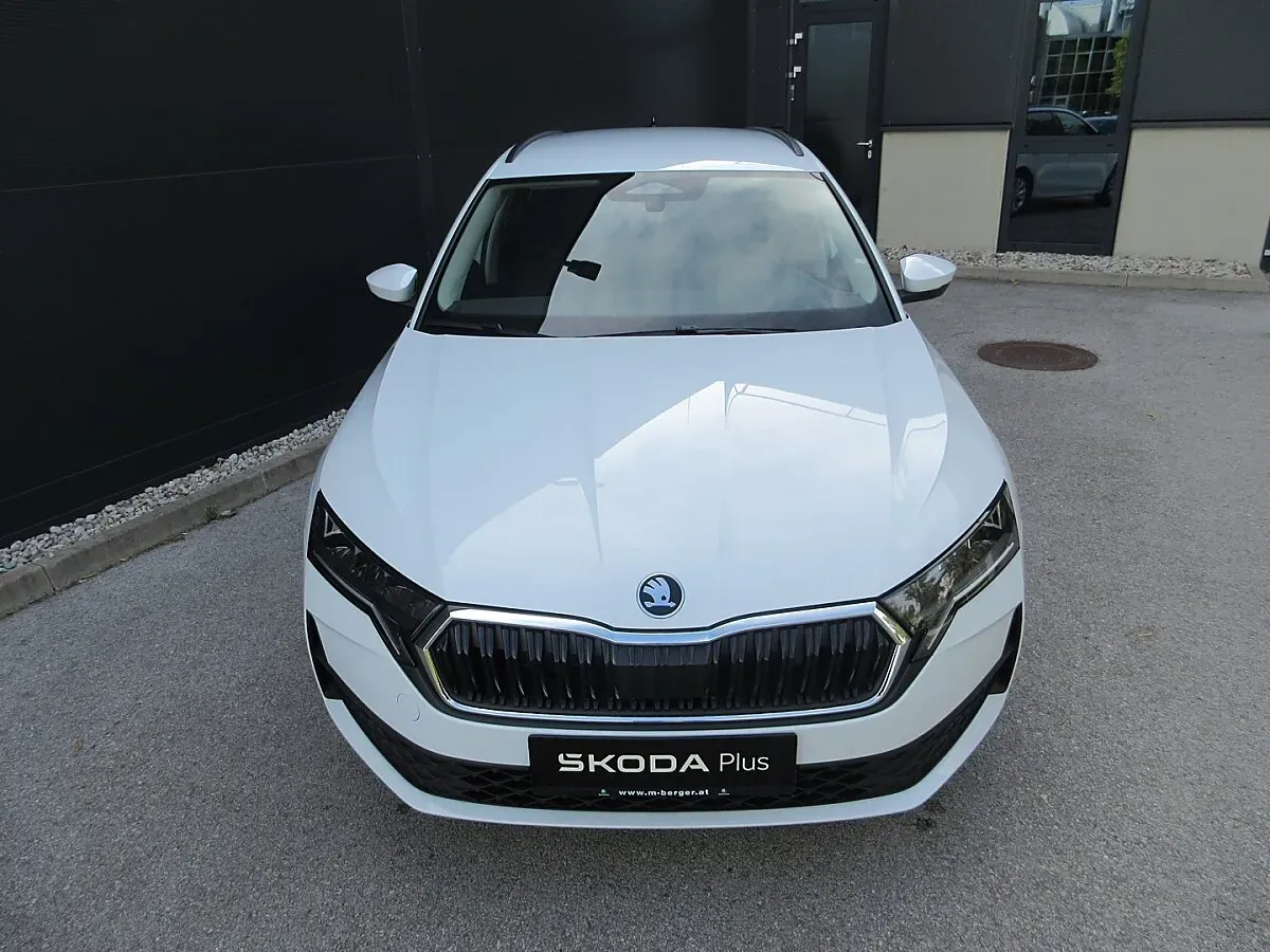 Skoda Octavia 2026 photo 2