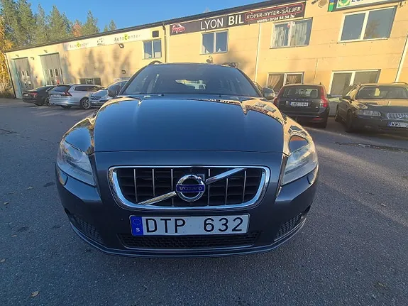 Volvo V70 2010 photo 3