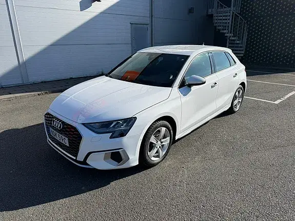 Audi A3 2023 photo 2