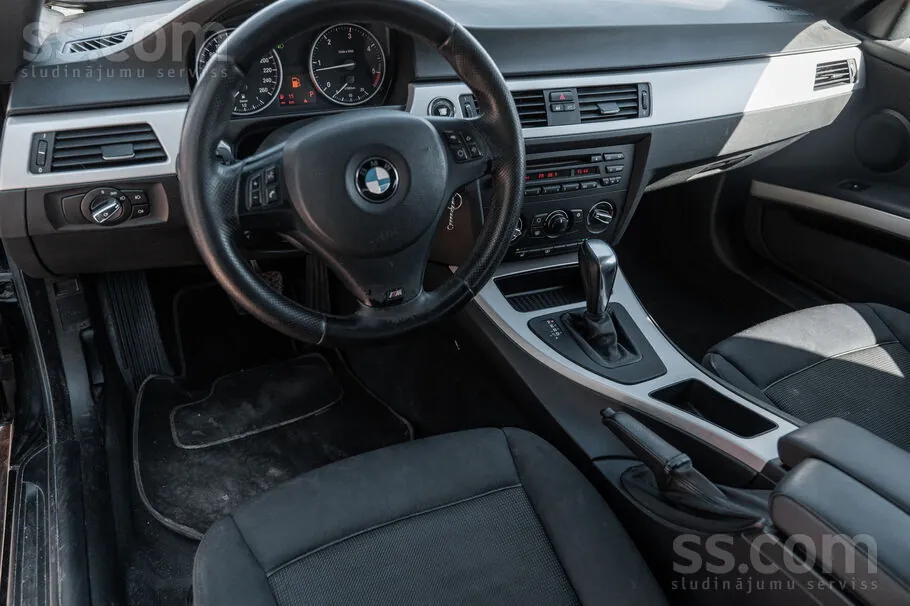 BMW 320 2010 photo 5