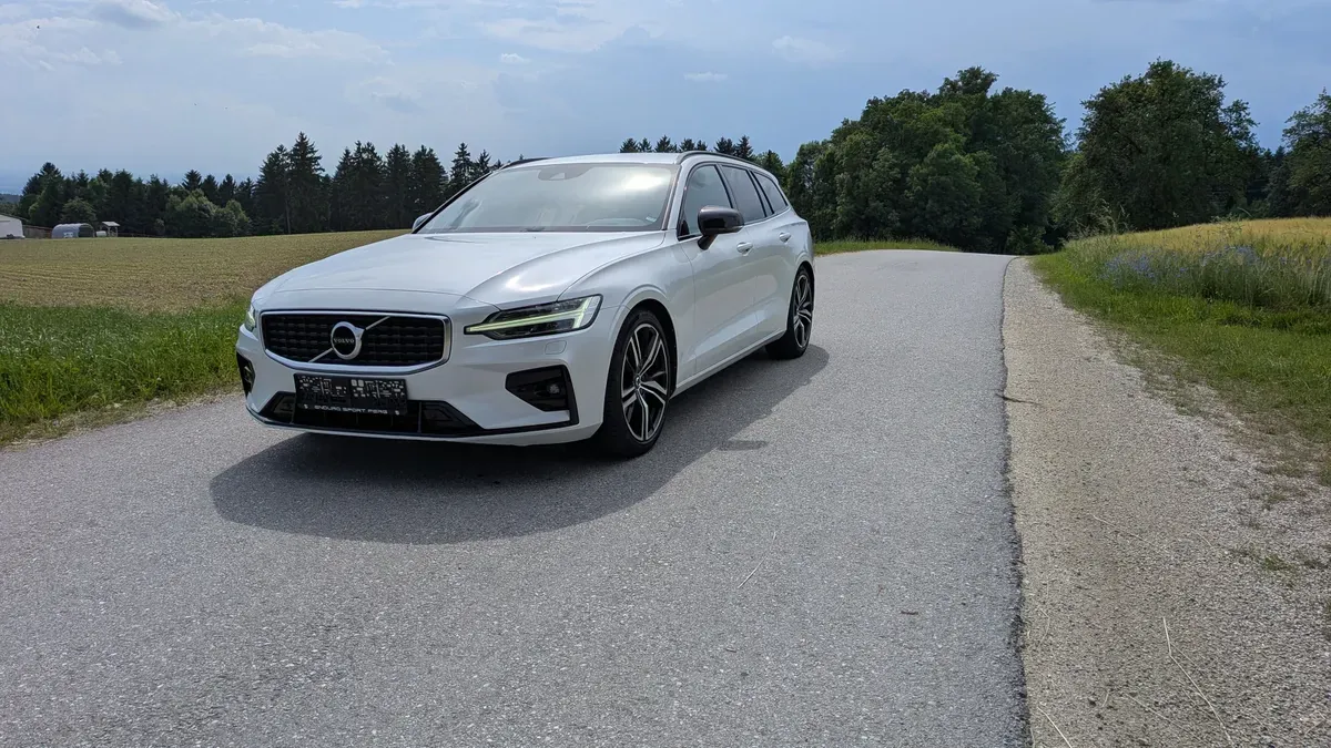 Volvo V60 2019 photo 3