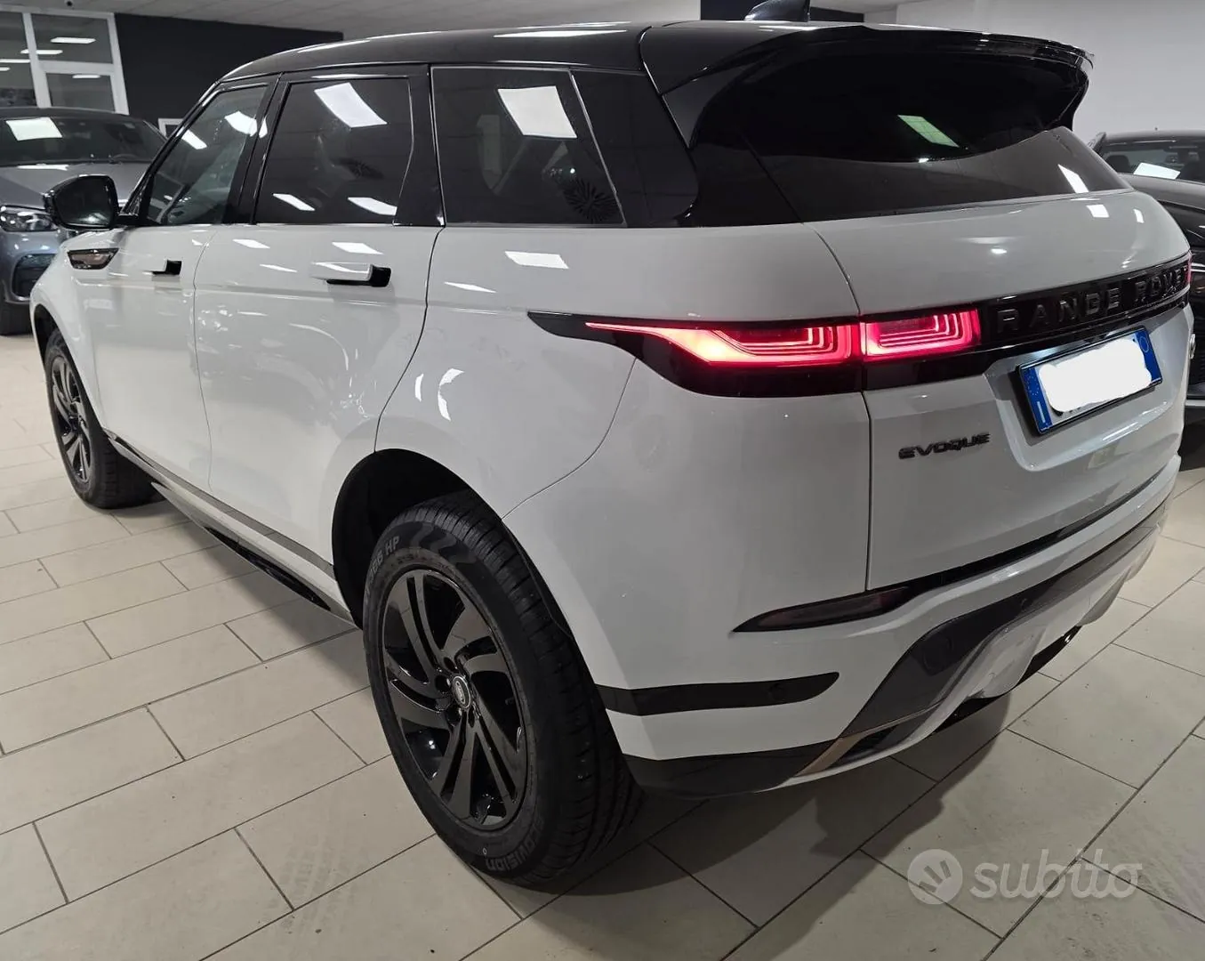 Land Rover Range Rover Evoque 2022 photo 2