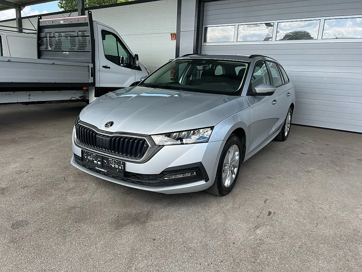 Skoda Octavia 2023 photo 2