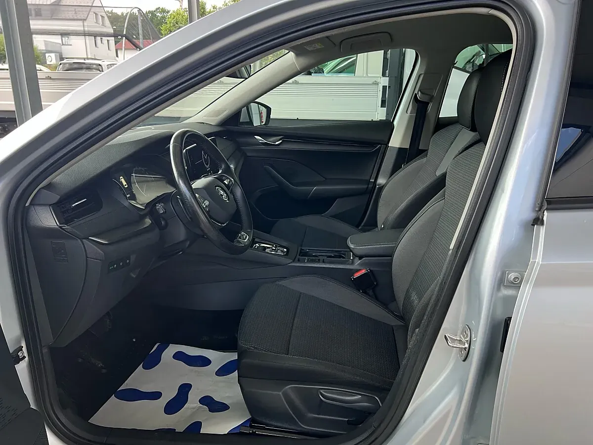 Skoda Octavia 2023 photo 3