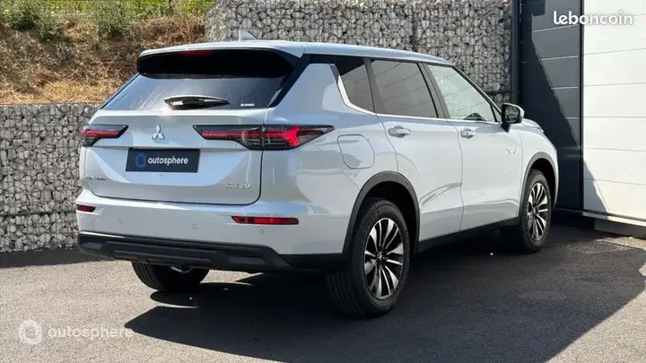 Mitsubishi Outlander 2025 photo 5