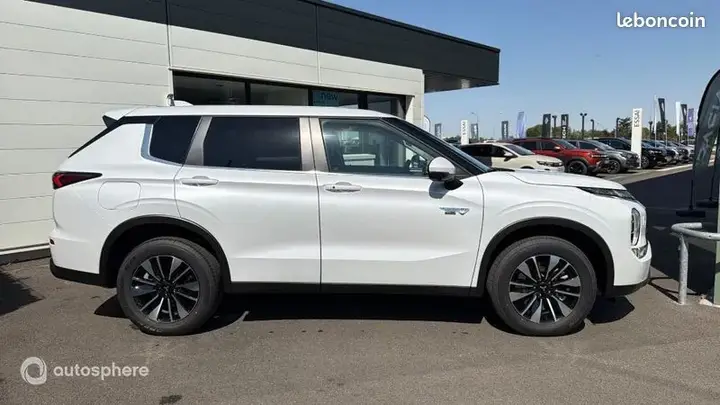 Mitsubishi Outlander 2025 photo 4