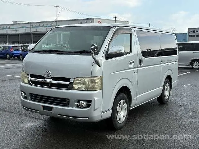 Toyota Hiace 2005 photo 2