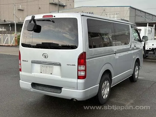 Toyota Hiace 2005 photo 4