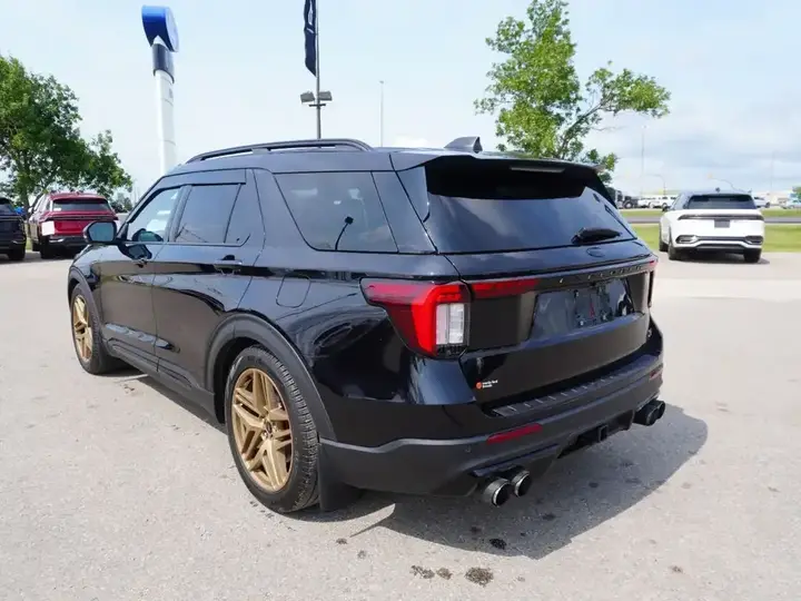 Ford Explorer 2025 photo 5