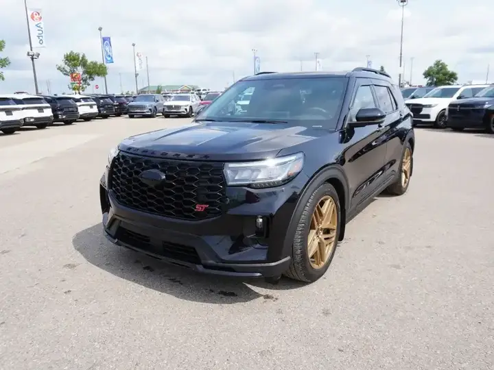 Ford Explorer 2025 photo 3