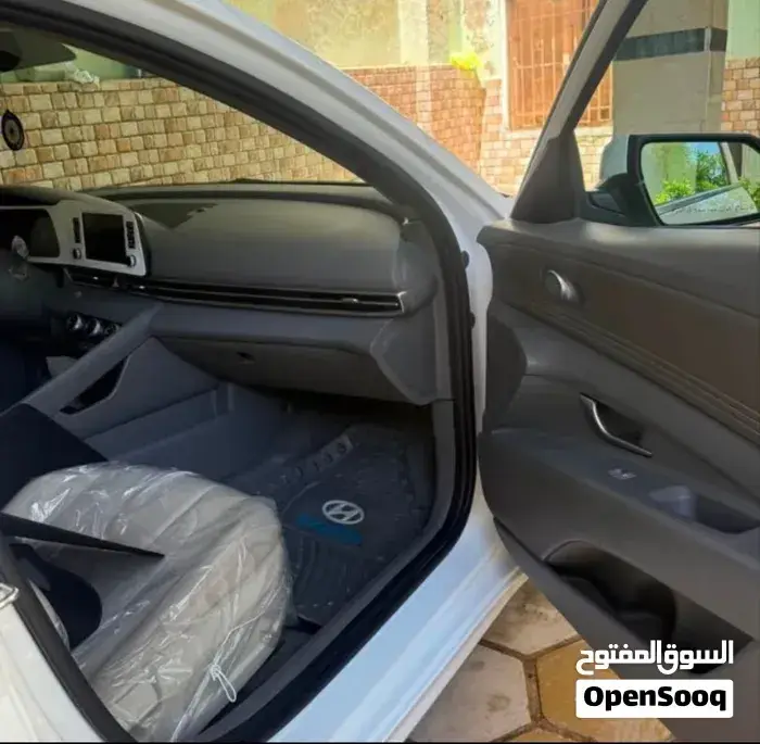Hyundai Elantra 2025 photo 2